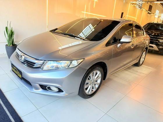 HONDA CIVIC 2.0 LXR 16V FLEX 4P AUTOMÁTICO HONDA CIVIC 2.0 LXR 16V FLEX 4P AUTOMÁTICO